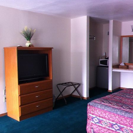 Legacy Inn Price Extérieur photo